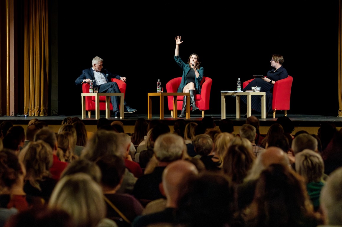 Bůh na bitevním poli. Talkshow se Sarah Haváčovou a Markem Orko Váchou (foto 2) Bůh na bitevním poli. Talkshow se Sarah Haváčovou a Markem Orko Váchou (foto 2)