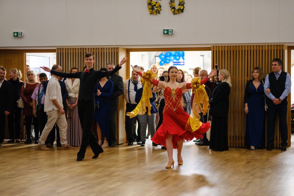 Charitativní ples Domova bez zámku v Náměšti nad Oslavou (foto 3)